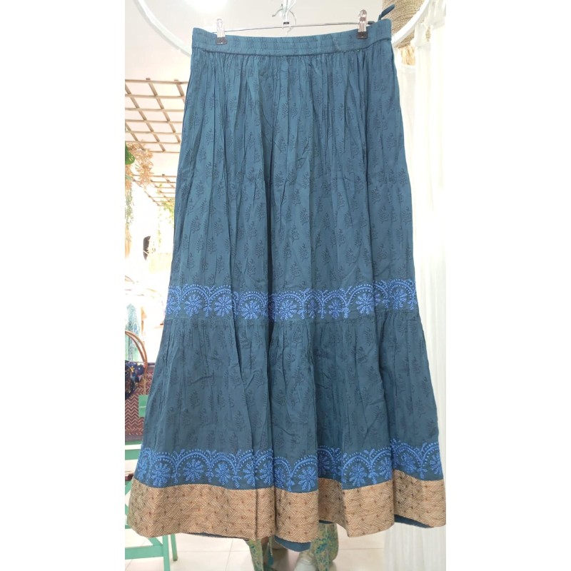 FALDA BORDADA